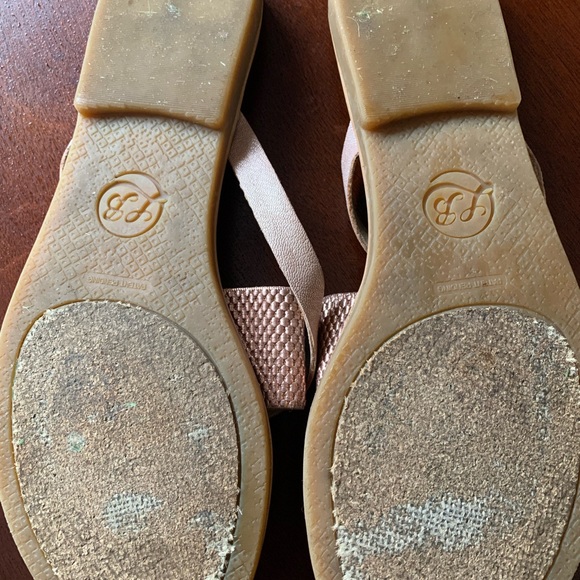 Lucky brand rose gold slides - Picture 2 of 4